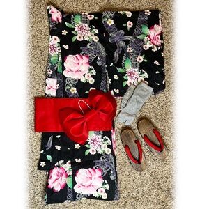*SOLD* Japanese Set - Yukata Kimono, Pre-tied Obi Belt, Tabi Socks, Geta Sandals